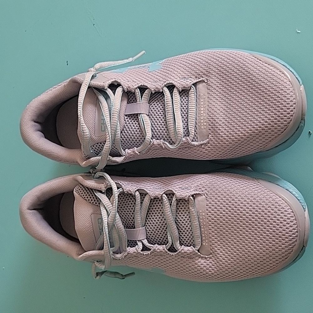 Under Armor Tennis Shoes